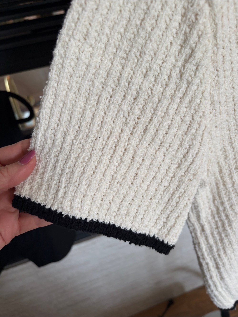 Abercrombie & Fitch Cream Short-Sleeve Knit Cardigan with Black Trim - Picture 3 of 6
